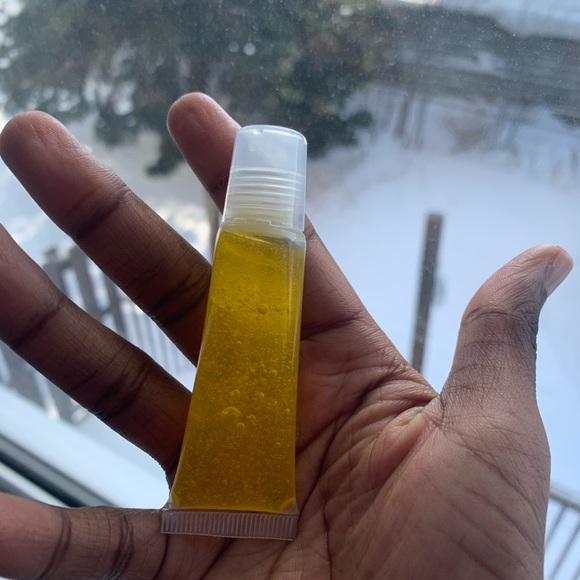 Yellow candyland (clear lipgloss ) *natural colouring - Picture 6 of 13